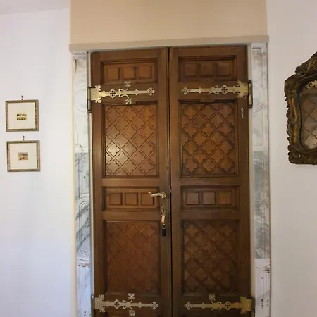 Il Palazzo Delle Rondini 住宿加早餐酒店 Magliano de' Marsi